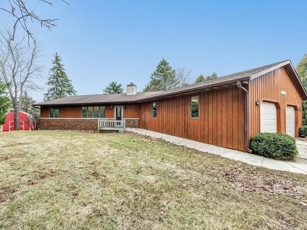 2462 BLUESTONE PLACE, Green Bay, WI 54311