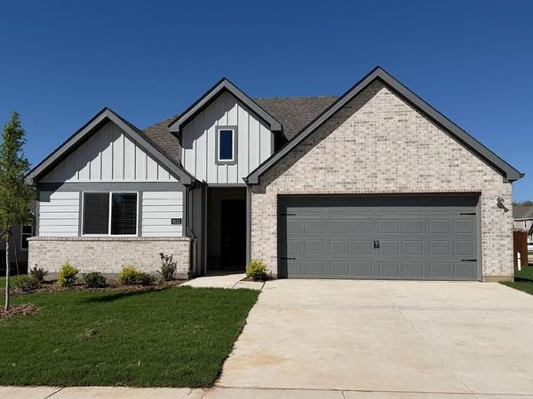 6013 Freedom Drive, Lindale, TX 75771