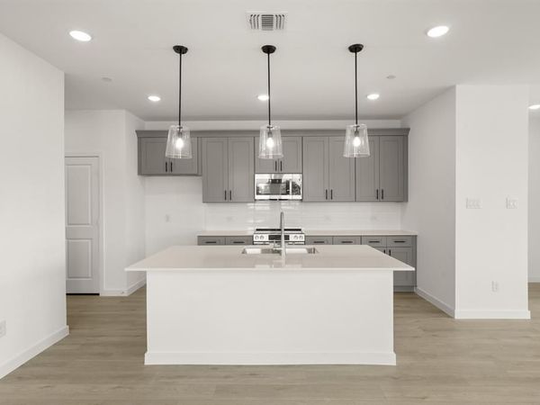 5700 Lakeview Drive, Watauga, TX 76148