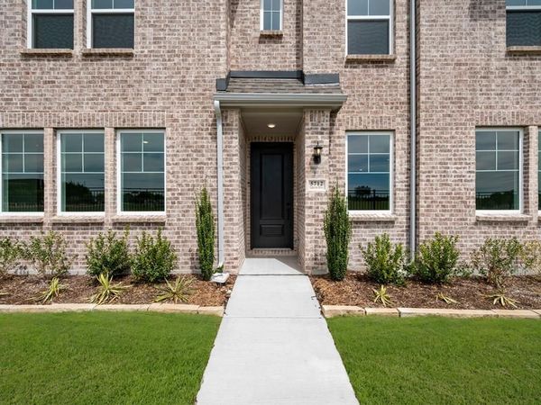 5712 Lakeview Drive, Watauga, TX 76148