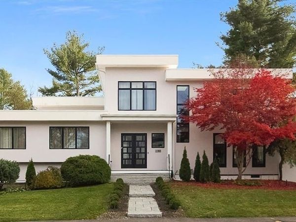 82 Sharpe Rd, Newton, MA 02459