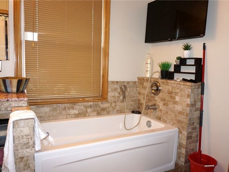 2017 Natona Road, Euclid, OH 44117 Photo 13