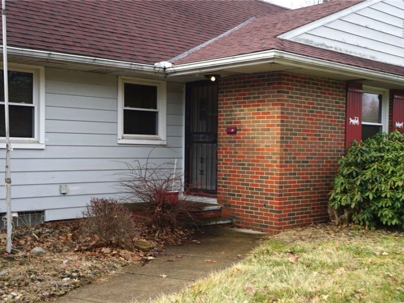 2017 Natona Road, Euclid, OH 44117 Photo 2