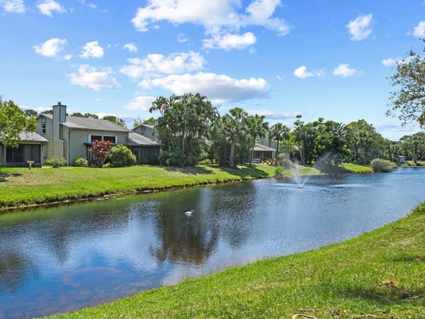 912 NE Sandalwood Place, Jensen Beach, FL 34957