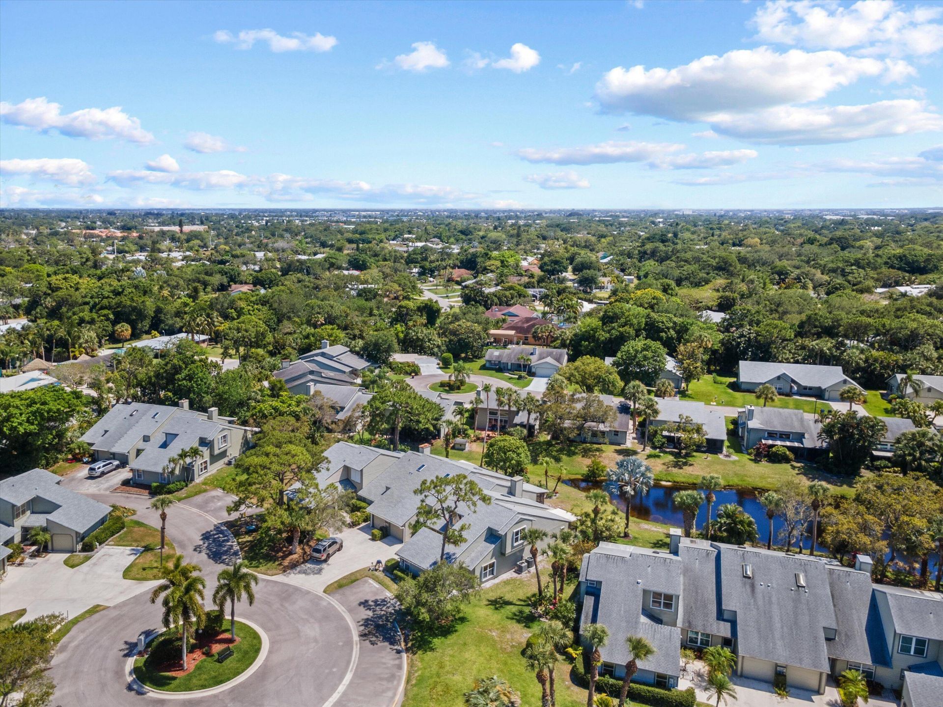 912 NE Sandalwood Place, Jensen Beach, FL 34957 Photo