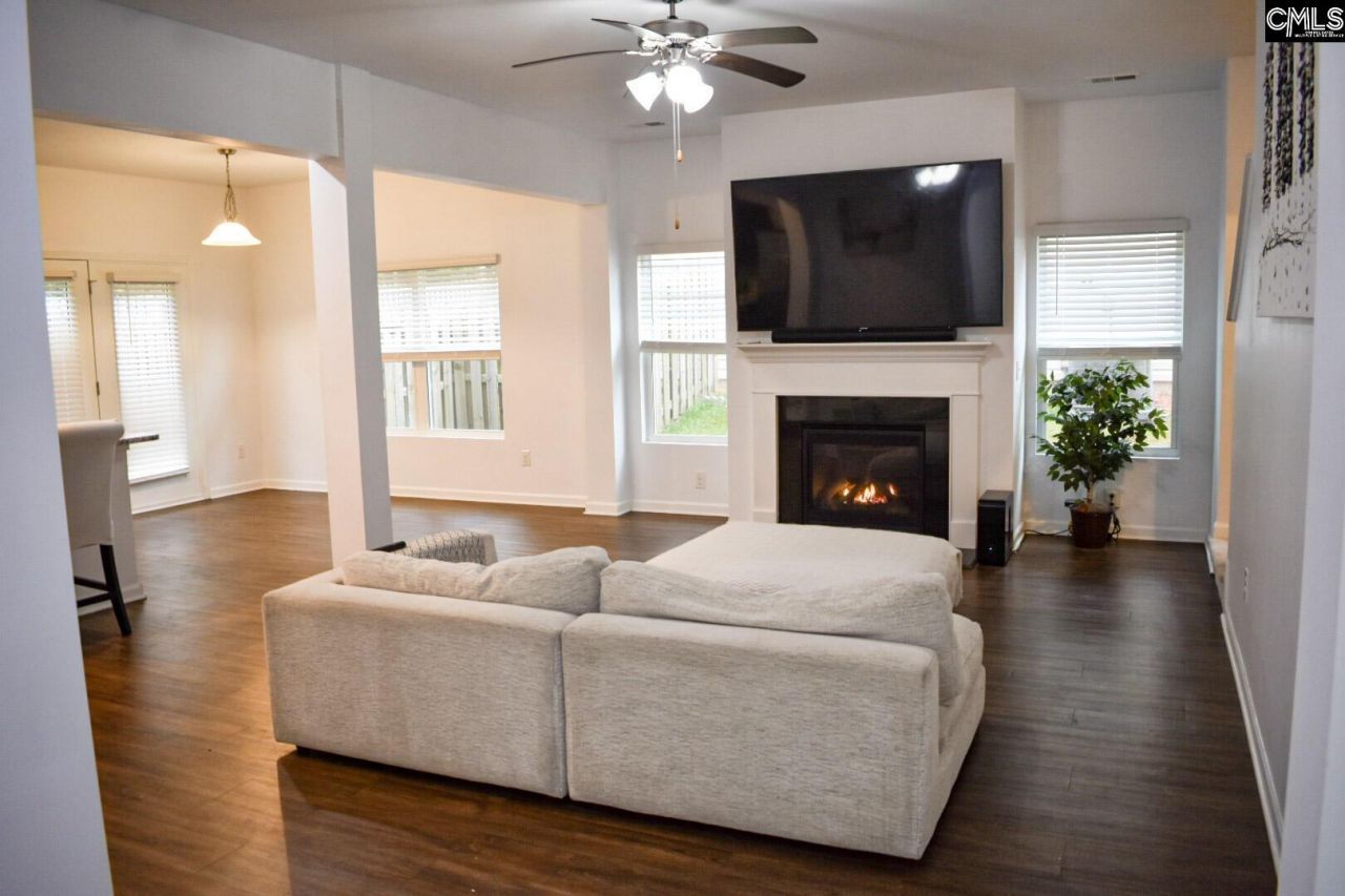 240 Bickley View Court Photo 4