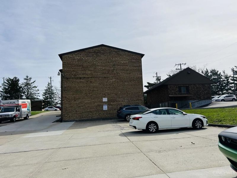 6211 Cheviot Road, Green Township, OH 45247 Photo 3