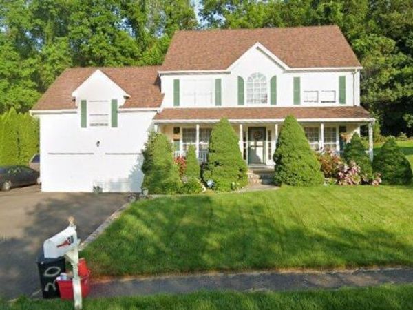 30 Commodore Hull, Derby, CT 06418