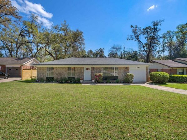 1233 WINIFRED Drive, Tallahassee, FL 32308