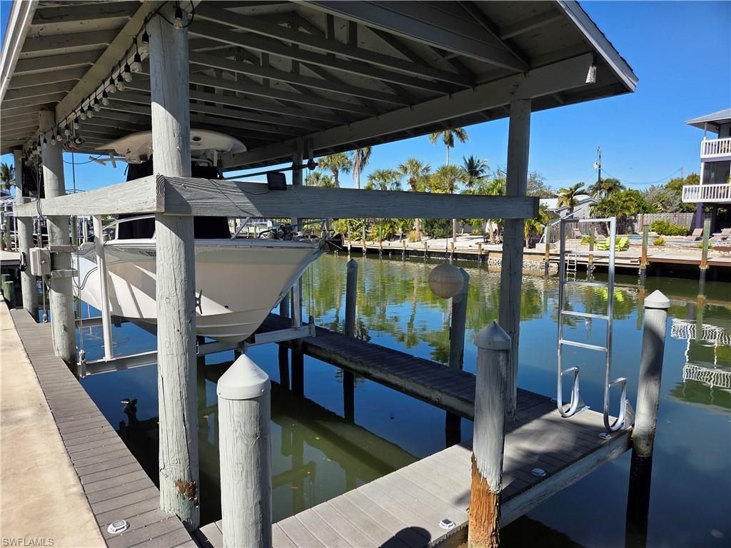 3594 Rita Ln, Saint James City, FL 33956 Photo