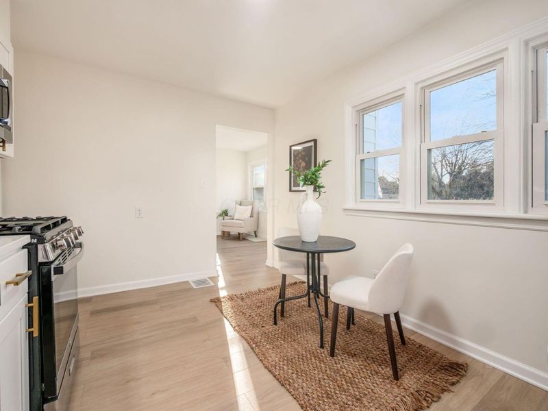 1994 Stratford Way, Columbus, OH 43219 Photo 8