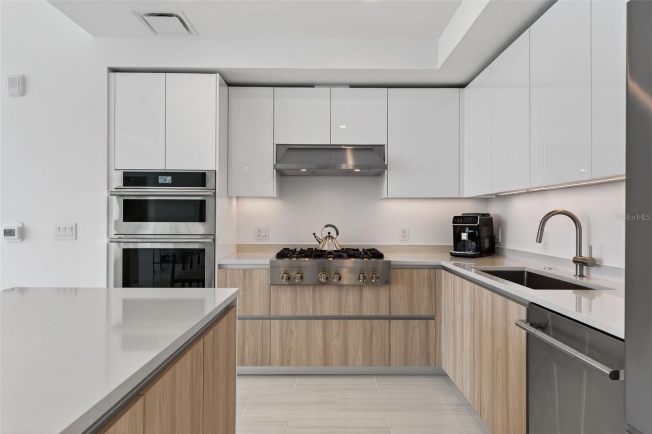 400 Central Avenue, Unit 1405, Saint Petersburg, FL 33701 Photo