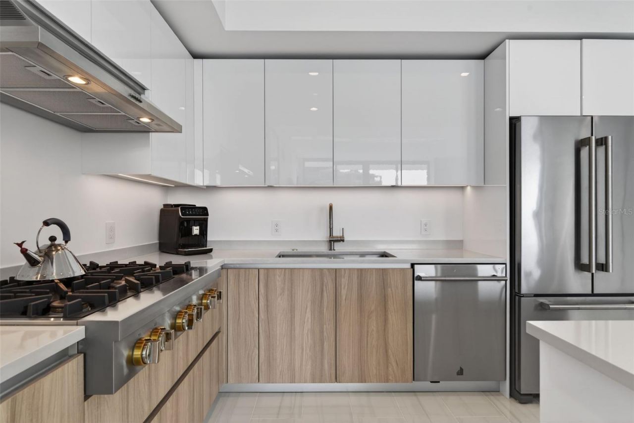 400 Central Avenue, Unit 1405, Saint Petersburg, FL 33701 Photo