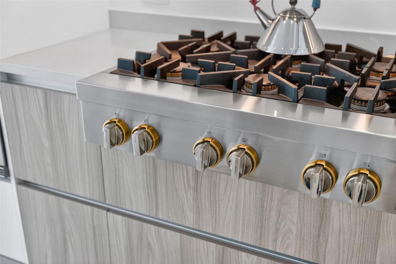 400 Central Avenue, Unit 1405, Saint Petersburg, FL 33701 Photo