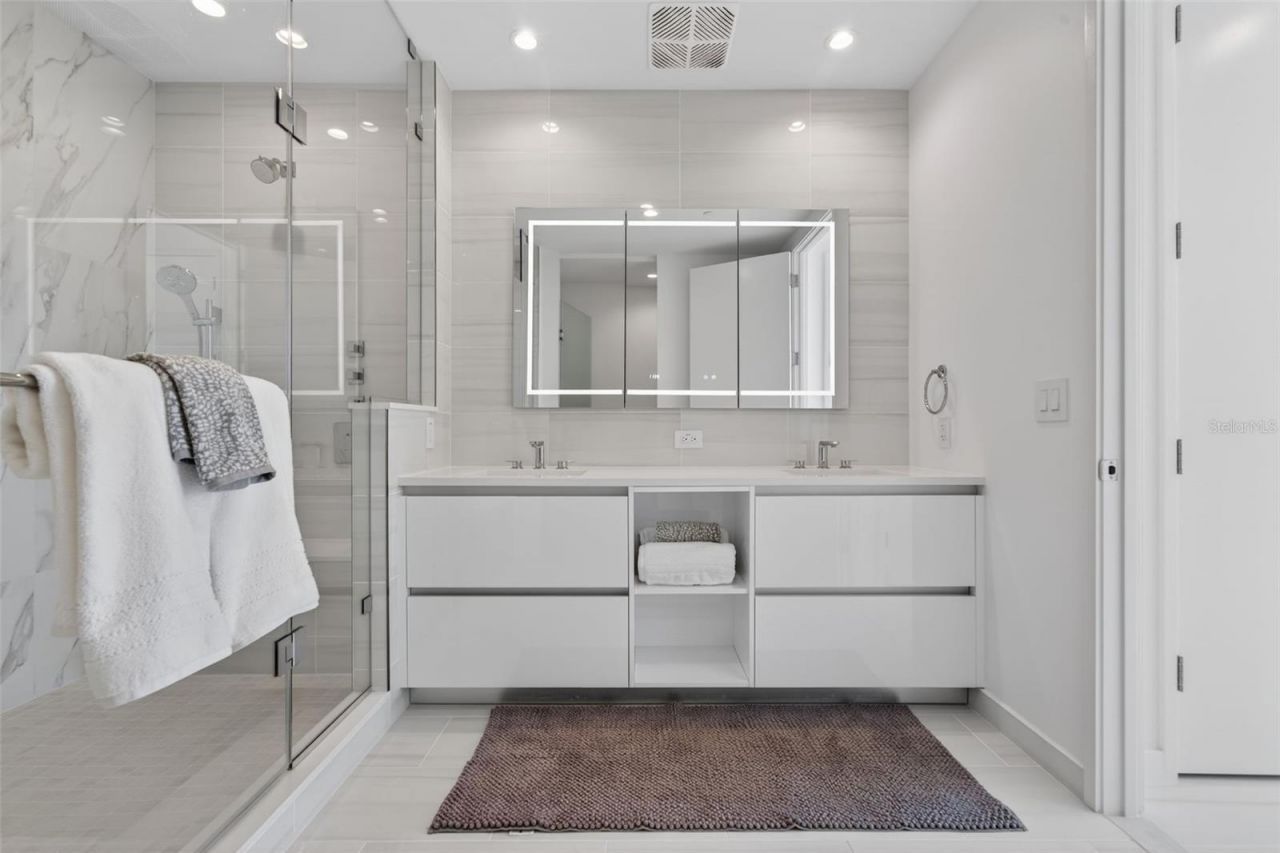 400 Central Avenue, Unit 1405, Saint Petersburg, FL 33701 Photo