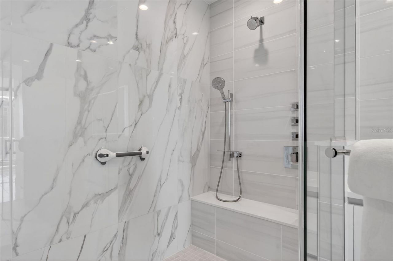 400 Central Avenue, Unit 1405, Saint Petersburg, FL 33701 Photo