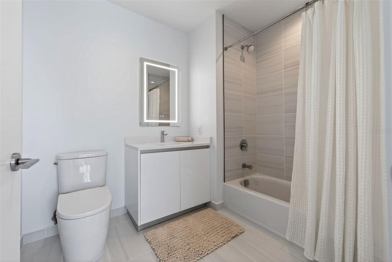 400 Central Avenue, Unit 1405, Saint Petersburg, FL 33701 Photo