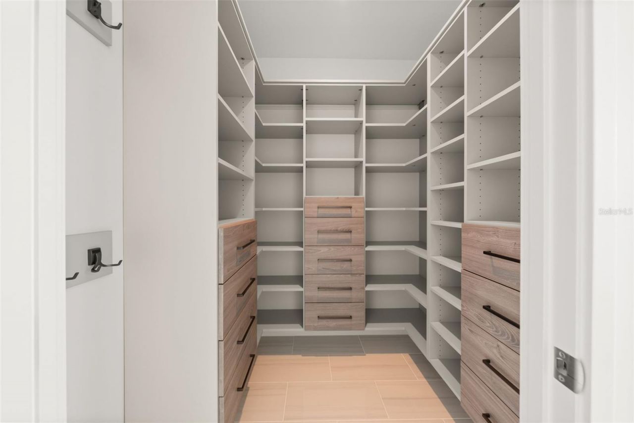 400 Central Avenue, Unit 1405, Saint Petersburg, FL 33701 Photo