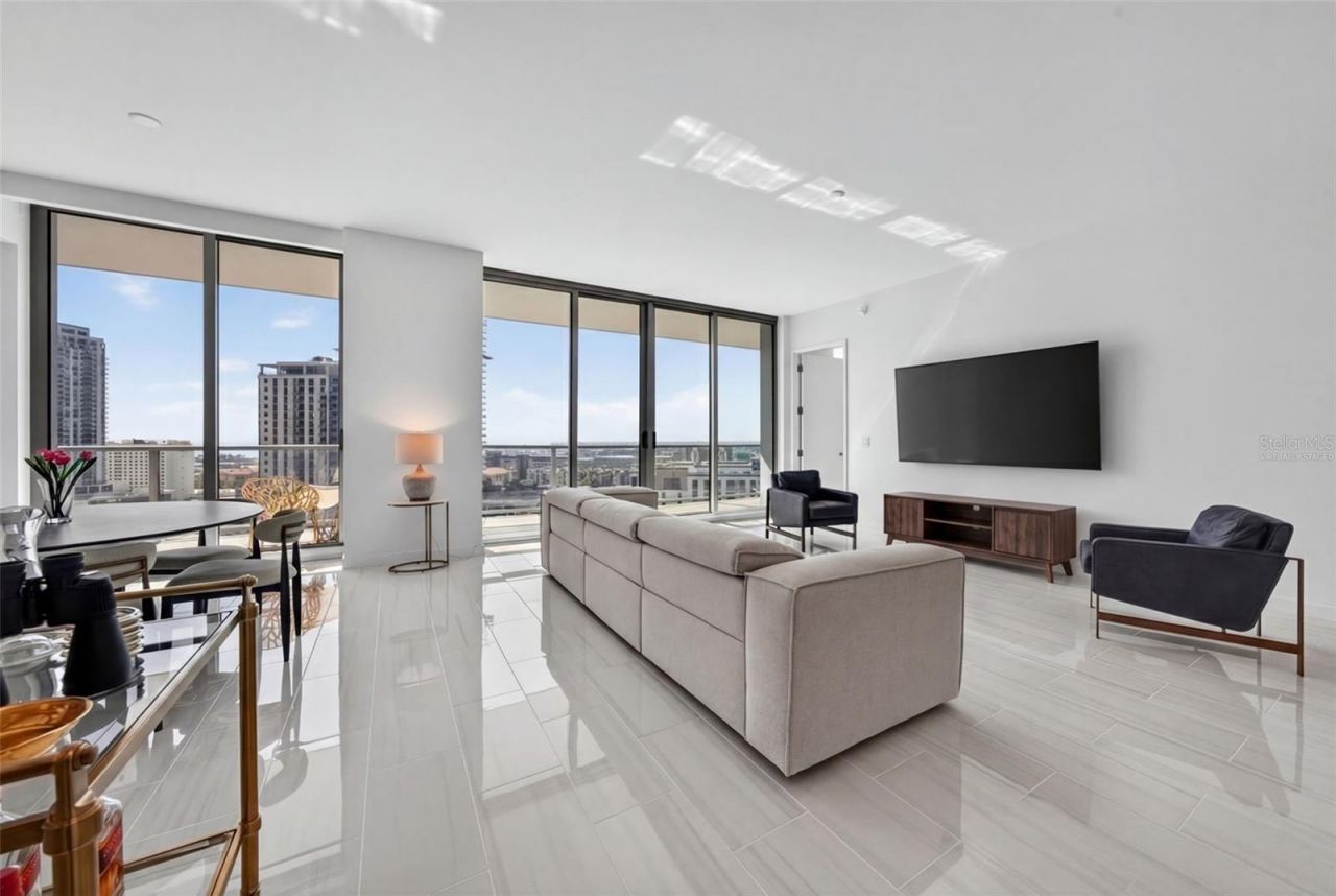 400 Central Avenue, Unit 1405, Saint Petersburg, FL 33701 Photo