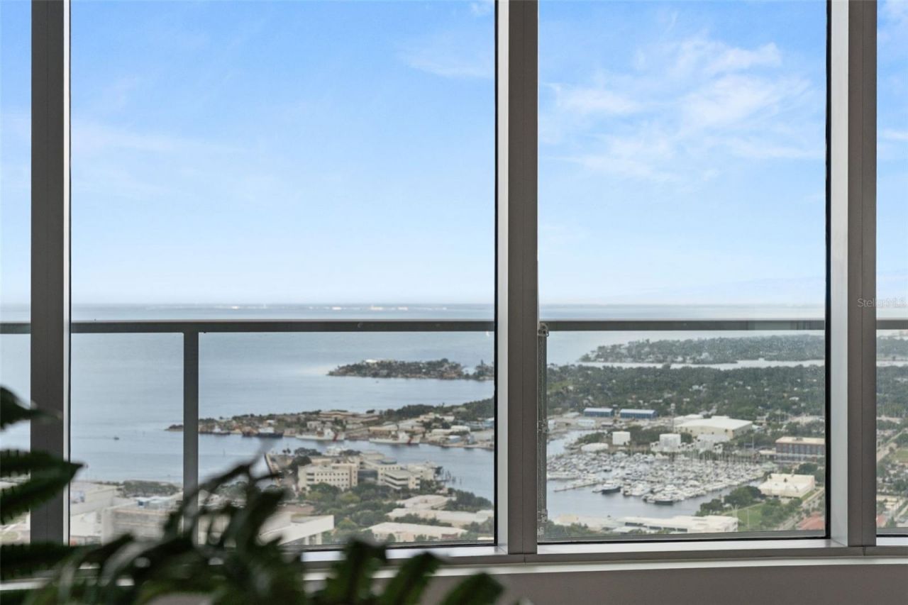 400 Central Avenue, Unit 1405, Saint Petersburg, FL 33701 Photo