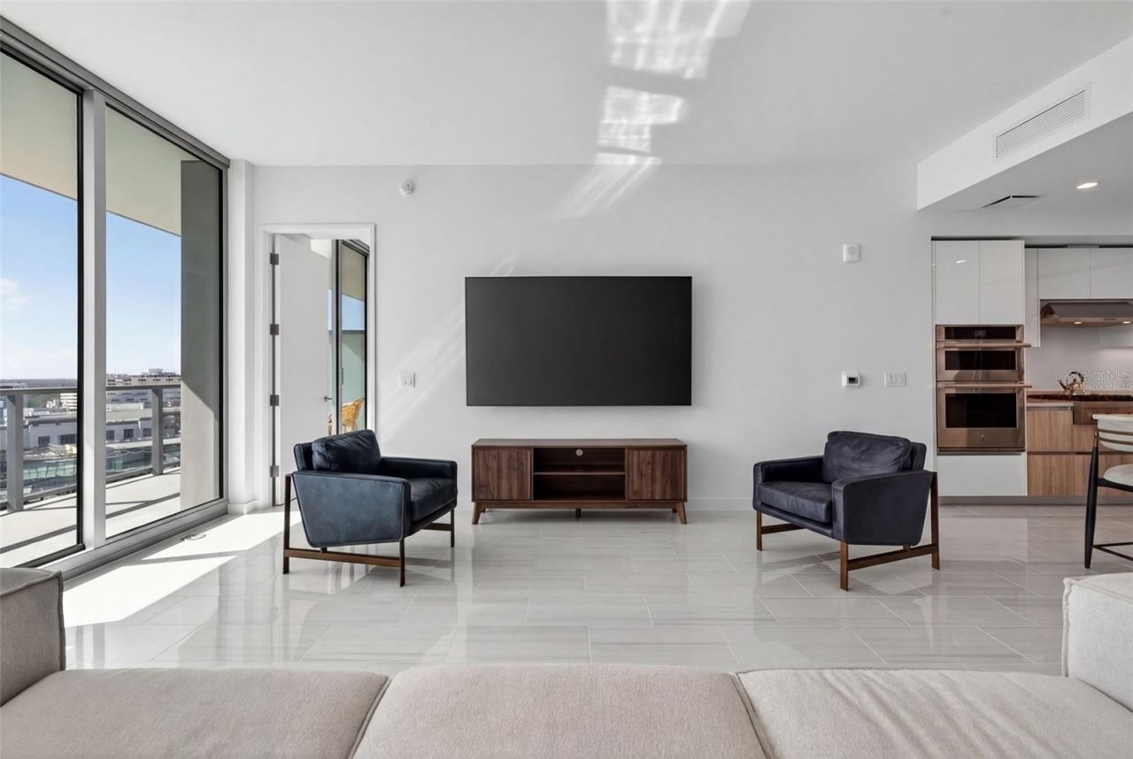 400 Central Avenue, Unit 1405, Saint Petersburg, FL 33701 Photo