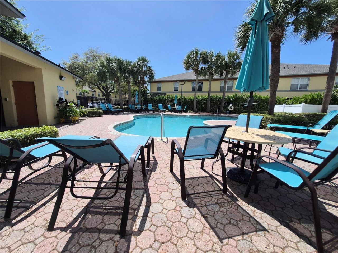 3845 Island Way, Saint Petersburg, FL 33705 Photo