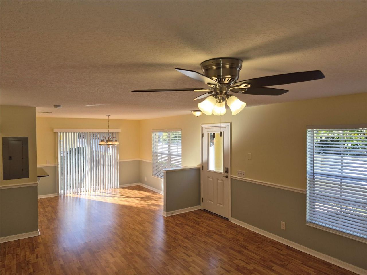 3845 Island Way, Saint Petersburg, FL 33705 Photo