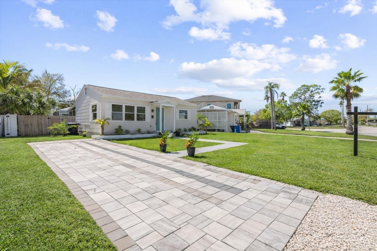 124 85th Avenue N, Saint Petersburg, FL 33702 Photo