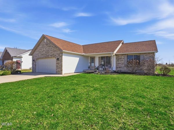 112 Parkview Drive, Jackson Center, OH 45334