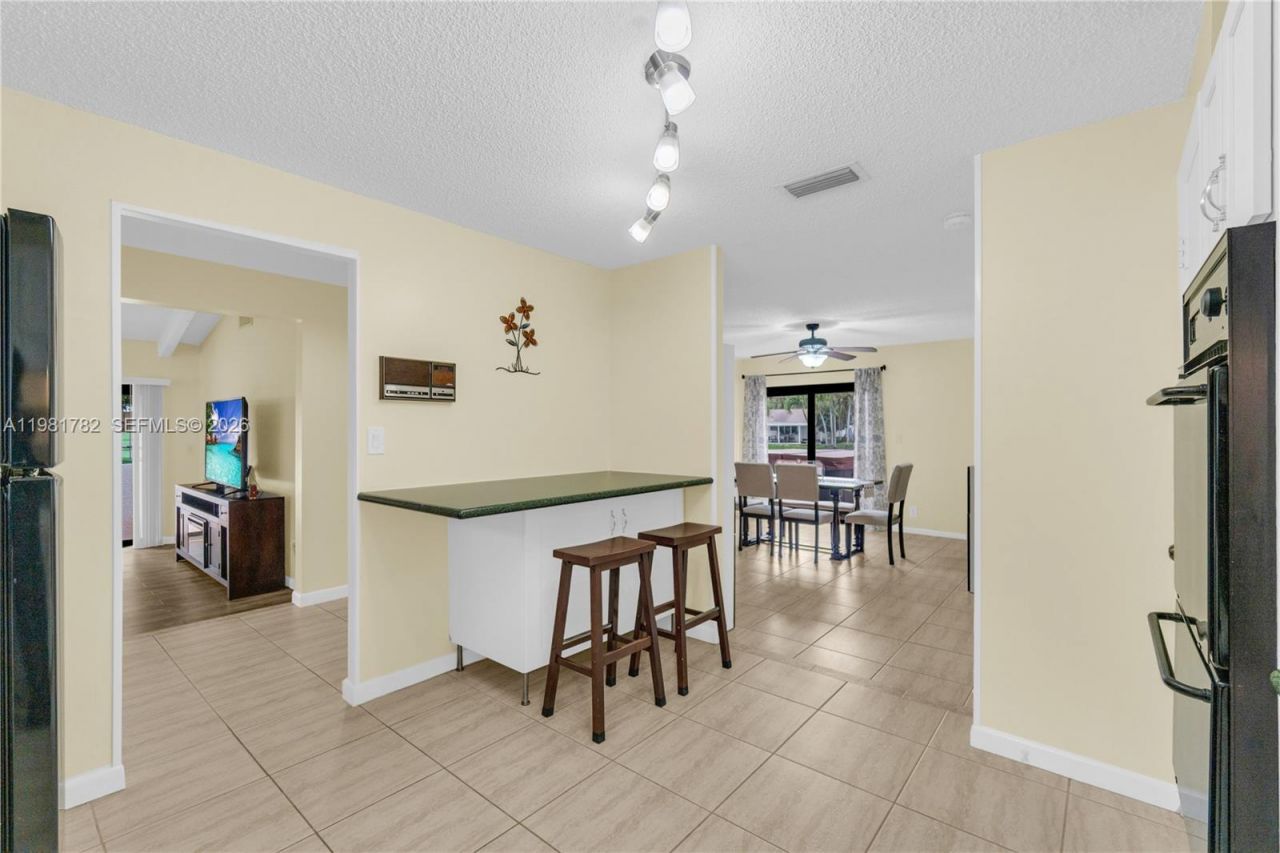 11709 Melaleuca Way, Cooper City, FL 33026 Photo