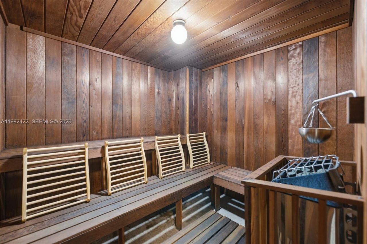 575 Crandon Blvd , Unit 707, Key Biscayne, FL 33149 Photo