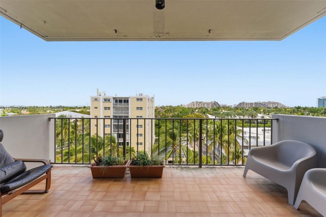 575 Crandon Blvd , Unit 707, Key Biscayne, FL 33149 Photo