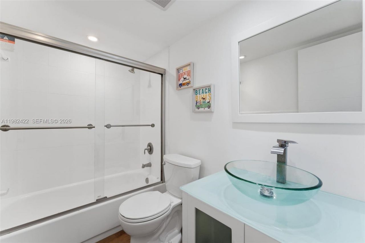 575 Crandon Blvd , Unit 707, Key Biscayne, FL 33149 Photo