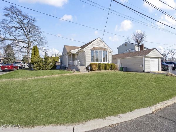 882 Woodmere Drive, Cliffwood Beach, NJ 07735