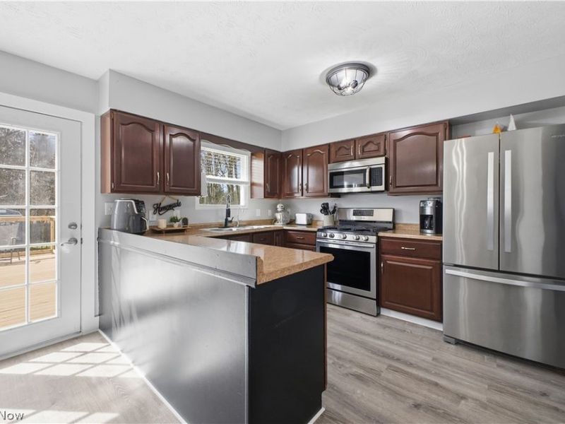 1764 Dumont Drive, Mineral Ridge, OH 44440 Photo 4