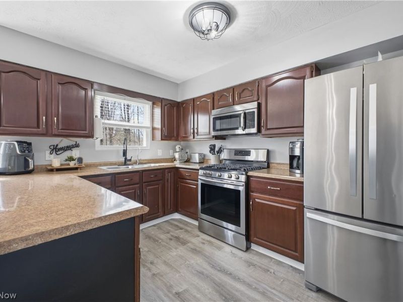 1764 Dumont Drive, Mineral Ridge, OH 44440 Photo 5