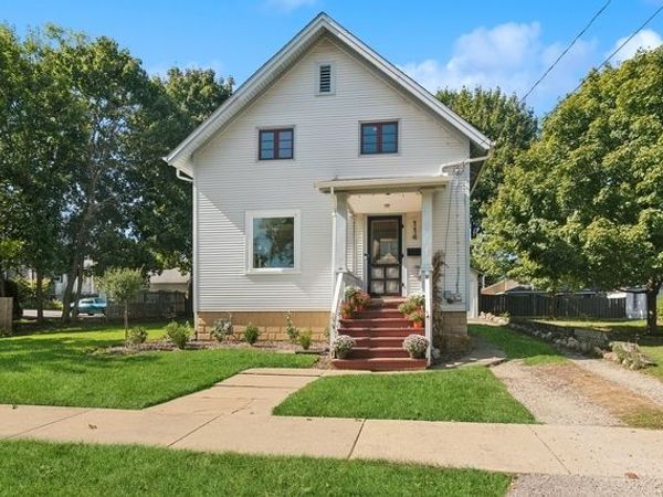 114 Harrison Street , Barrington, IL 60010