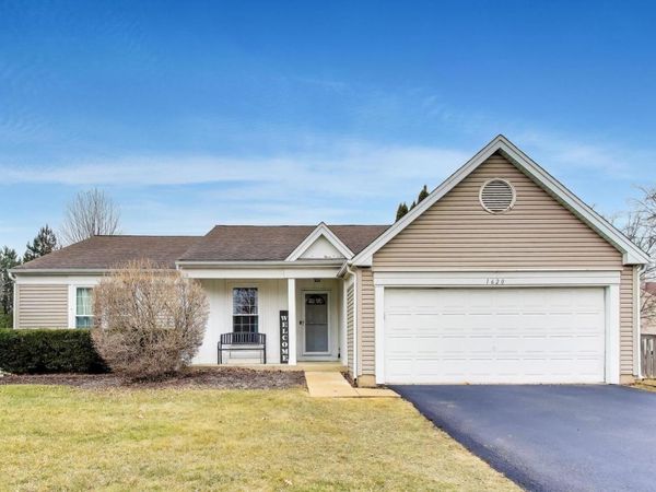 1620 Glacier Parkway, Algonquin, IL 60102