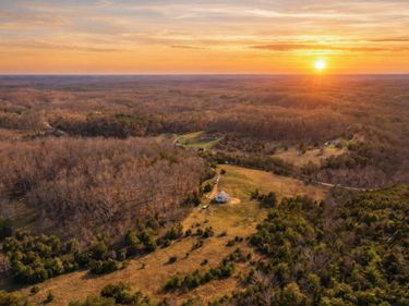 9098 Winchester Road, Irvine, KY 40336