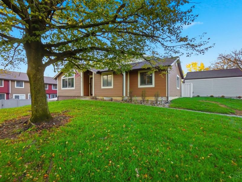 6042 Cinnamon Tree Court, Clayton, OH 45322 Photo 1