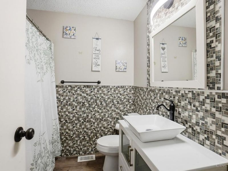 6042 Cinnamon Tree Court, Clayton, OH 45322 Photo 17