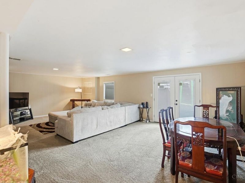 6042 Cinnamon Tree Court, Clayton, OH 45322 Photo 21