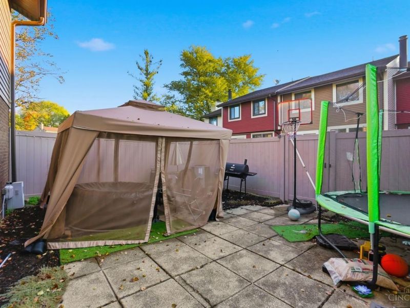 6042 Cinnamon Tree Court, Clayton, OH 45322 Photo 26