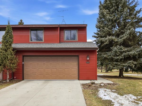 2301 N Flickertail Drive S, Fargo, ND 58103