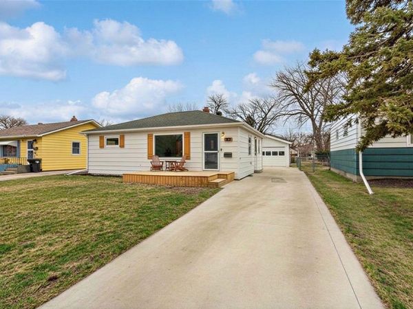 1510 15th Street S, Fargo, ND 58103