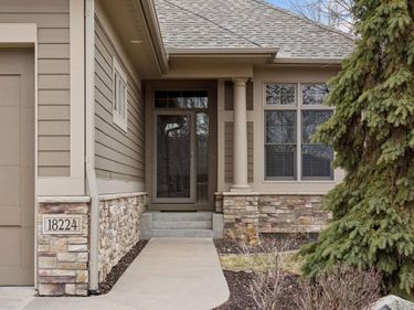 18224 Justice Way, Lakeville, MN 55044