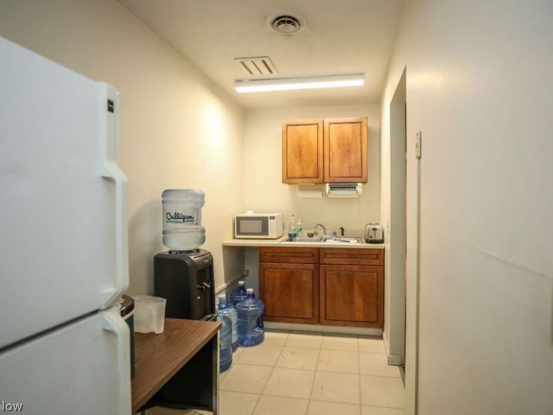 263 W Main Street, Unit A, Ravenna, OH 44266 Photo 17