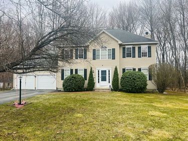 12 Coldbrook Rd, Millbury, MA 01527