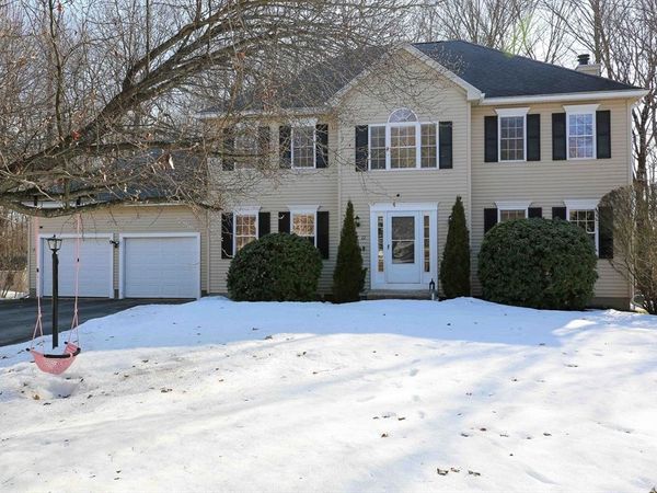 12 Coldbrook Rd, Millbury, MA 01527