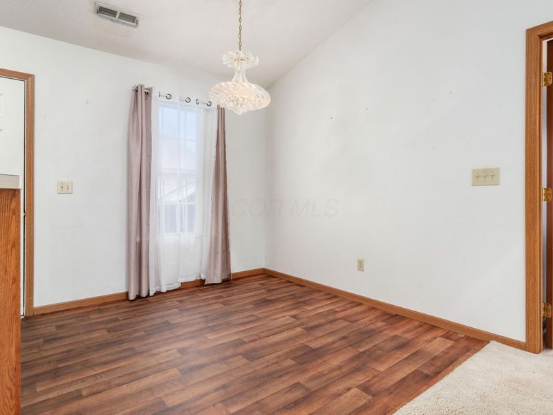 1206 Hillview Circle E, Newark, OH 43055 Photo 12